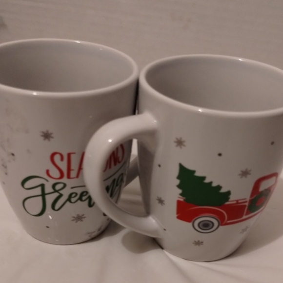 NWOT Christmas Coffee Mugs - Picture 7 of 7